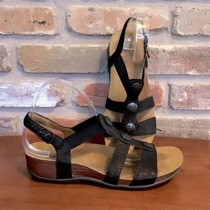 SAS Clover Space Nero T-Strap Sandals Black 9M